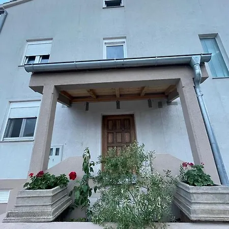Apartment Tim *